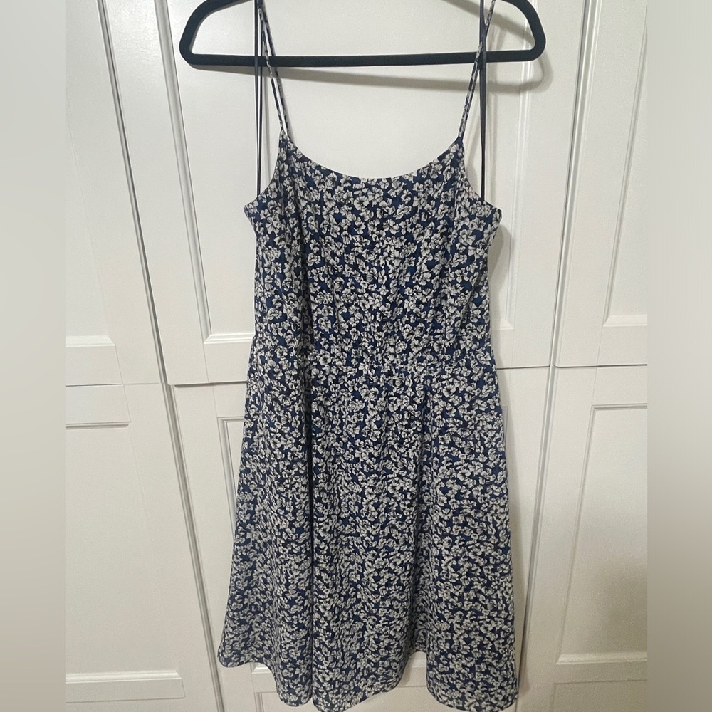 J.Crew dark blue dress with black and white floral print sz 8